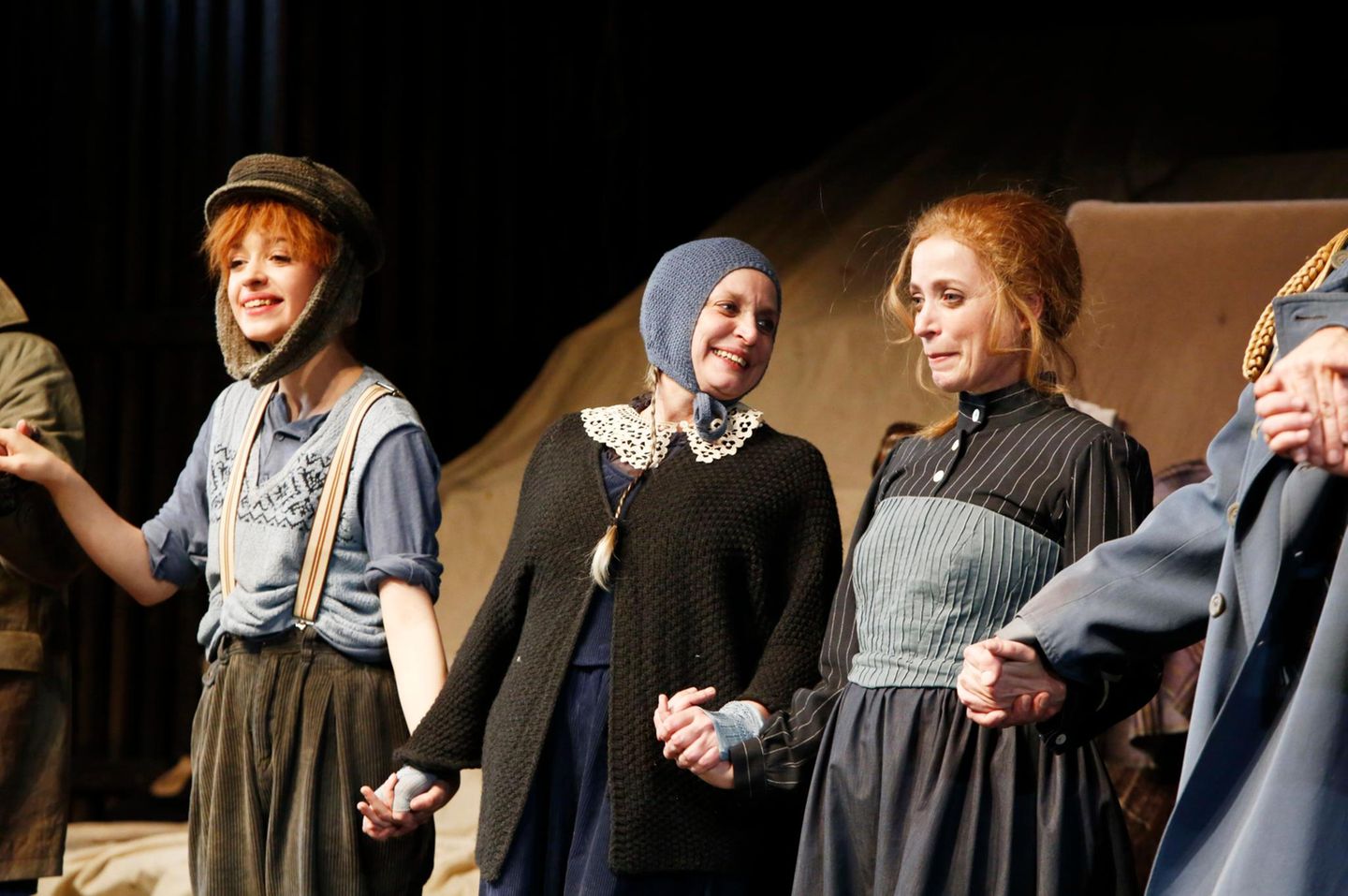 Nellie Thalbach, Anna Thalbach und Katharina Thalbach feiern die Premiere des Theaterstuecks "Roter Hahn im Biberpelz" in der Komoedie am Kurfuerstendamm.