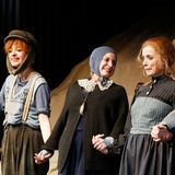Nellie Thalbach, Anna Thalbach und Katharina Thalbach feiern die Premiere des Theaterstuecks "Roter Hahn im Biberpelz" in der Komoedie am Kurfuerstendamm.