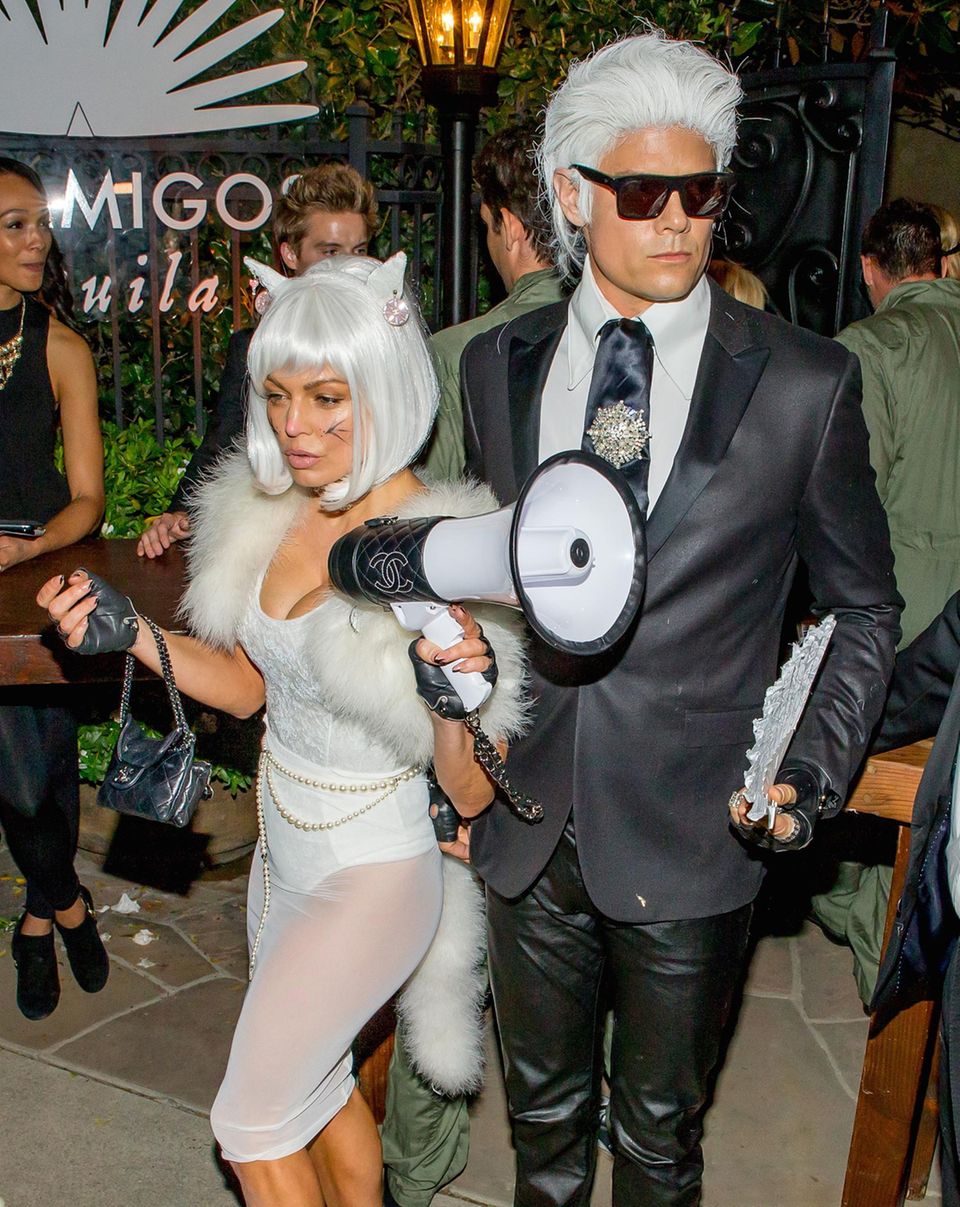 Josh Duhamel und Fergie als Karl Lagerfeld mit seiner Katze Choupette Josh Duhamel und Fergie als Karl Lagerfeld mit seiner Katze Choupette