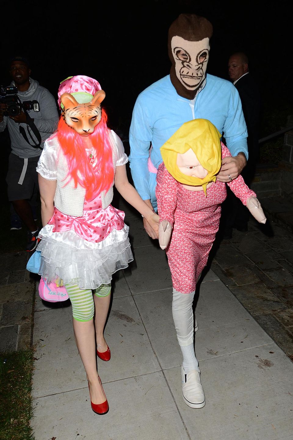 Unter diesen Kostümen verstecken sich Isla Fisher und Sacha Baron Cohen. Unter diesen Kostümen verstecken sich Isla Fisher und Sacha Baron Cohen.