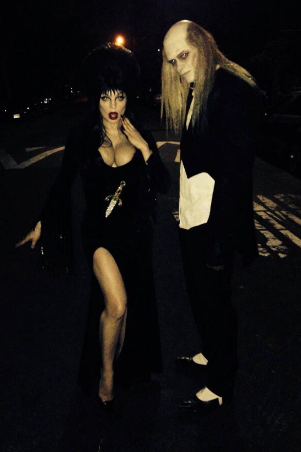 Fergie und Josh Duhamel zeigen sich auch in diesem Jahr in gelungenen Halloween-Kostümen. Fergie und Josh Duhamel zeigen sich auch in diesem Jahr in gelungenen Halloween-Kostümen.