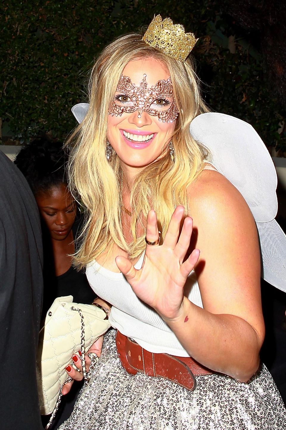 Hilary Duff hat sich als Fee verkleidet. Hilary Duff hat sich als Fee verkleidet.
