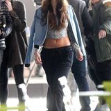 Wer so durchtrainiert ist wie Selena Gomez darf das auch im sportlichen Outfit zur Schau stellen.