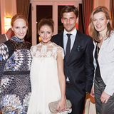 Strahlende Gesichter: Anne Meyer-Minnemann (l.) und Astrid Saß (r.) rahmen unser "International Couple " Olivia Palermo und Joha