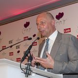 GALA-Chefredakteur Peter Lewandoski heißt alle Gäste herzlich willkommen.