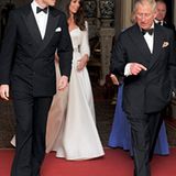 Prinz William und Catherine machen sich mit Prinz Charles und Camilla auf zur Party.