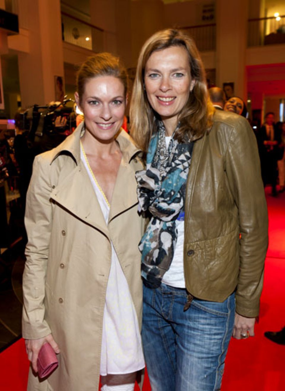 Lisa Martinek und GALAs stellvertretende Chefredakteurin Astrid Saß Lisa Martinek und GALAs stellvertretende Chefredakteurin Astrid Saß