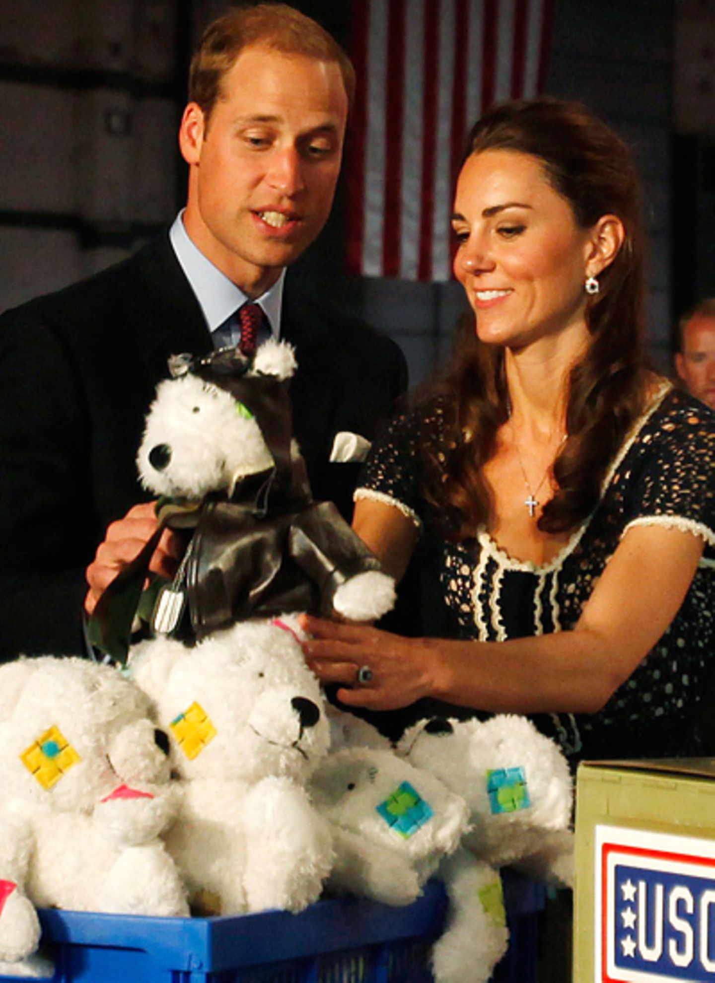 Staatsbesuch William und Kate: Auch diese süßen Teddys werden in den Paketen verstaut.