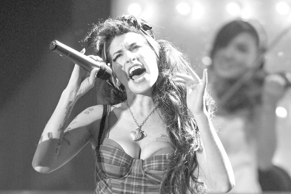 2016  Fünf Jahre ist es schon her, dass Amy Winehouse gestorben ist (23. Juli 2011 †), aber auch heute noch bleibt die Ausnahmesängerin unvergessen.