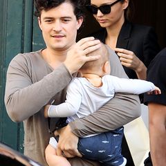 29. September 2011: Die kleine Familie um Orlando Bloom, Miranda Kerr und Söhnchen Flynn ist zur Fashion Week nach Paris gereist