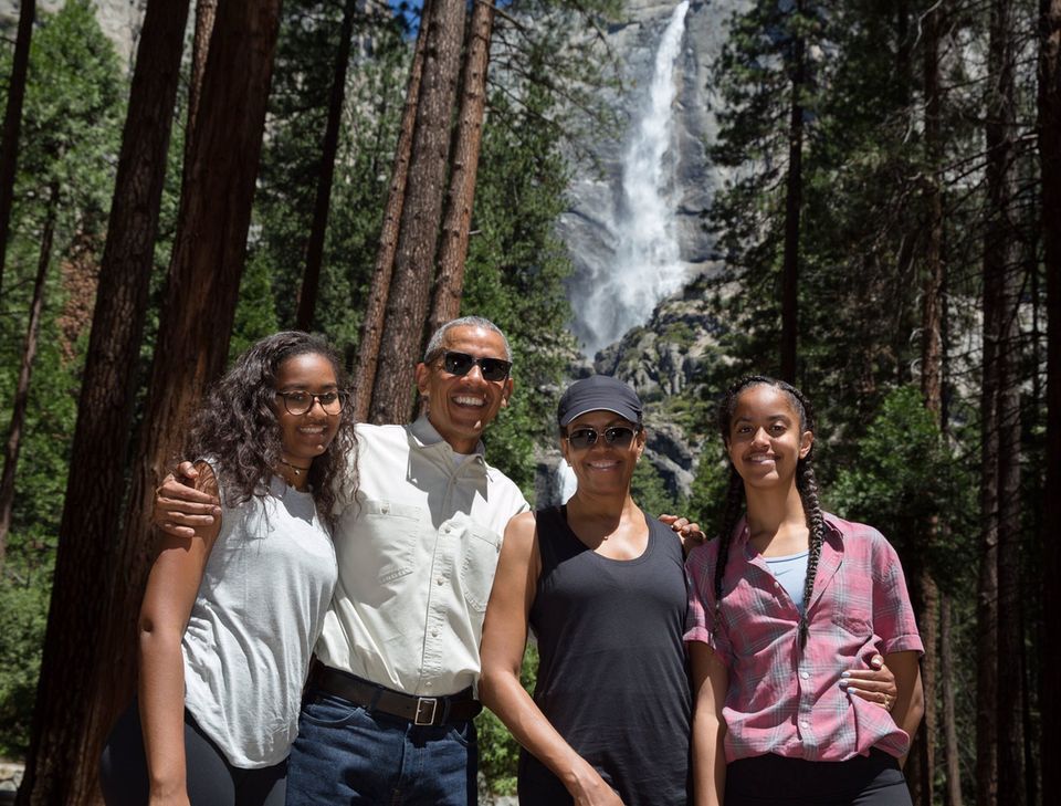 Mit diesem Bild wünscht Michelle Obama Barack Obama einen "Happy Father's Day". Mit diesem Bild wünscht Michelle Obama Barack Obama einen "Happy Father's Day".