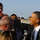 Auch die Kleinsten gratulieren Präsident Obama zum Geburtstag, hier bei seiner Ankunft auf dem Flughafen von Chicago.