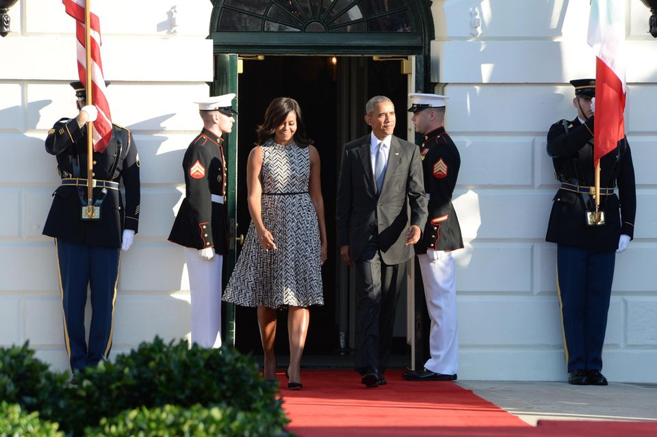 Das Tagesprogramm: Die First Lady Michelle Obama und Barack Obama vor dem weißen Haus. Sie empfangen den italienischen Ministerpäsidenten Matteo Renzi und seine Frau.
