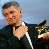 Die höchste Auszeichnung, der Goldene Löwe, geht an den Regisseur Alexander Sokurow für seinen Film "Faust", der auf Goethes Wer