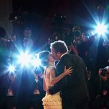 Ein Kuss für die Kameras: John C. Reilly und seine Frau Alison Dickey