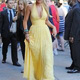 Als Gucci-Duft-Testimonial trägt Blake Lively bei der "Savages"-Premiere in New York auch ein Kleid der Marke, dem sommerlichen