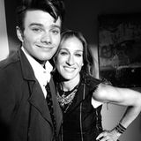 21. August 2012: Chris Colfer twittert ein Bild von sich und Sarah Jessica Parker bei den Dreharbeiten zu der vierten Staffel vo