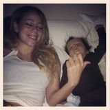 Mama Mariah guckt mit ihrem kleinen Moroccan so lange "Shrek" bis er eingeschlafen ist.