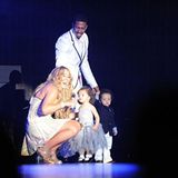 Mariah Carey bekommt bei ihrem Neujahrskonzert in Australien tatkräftige Unterstützung von ihrer Familie.