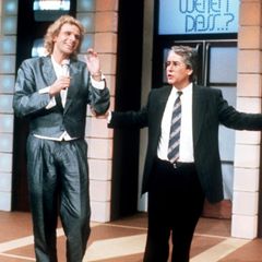 13. Dezember 1986: Moderator Frank Elstner stellt seinen Nachfolger Thomas Gottschalk vor. Er moderierte die Sendung 39 Mal, Thomas Gottschalk macht sie zur erfolgreichsten Abend-Show Europas.