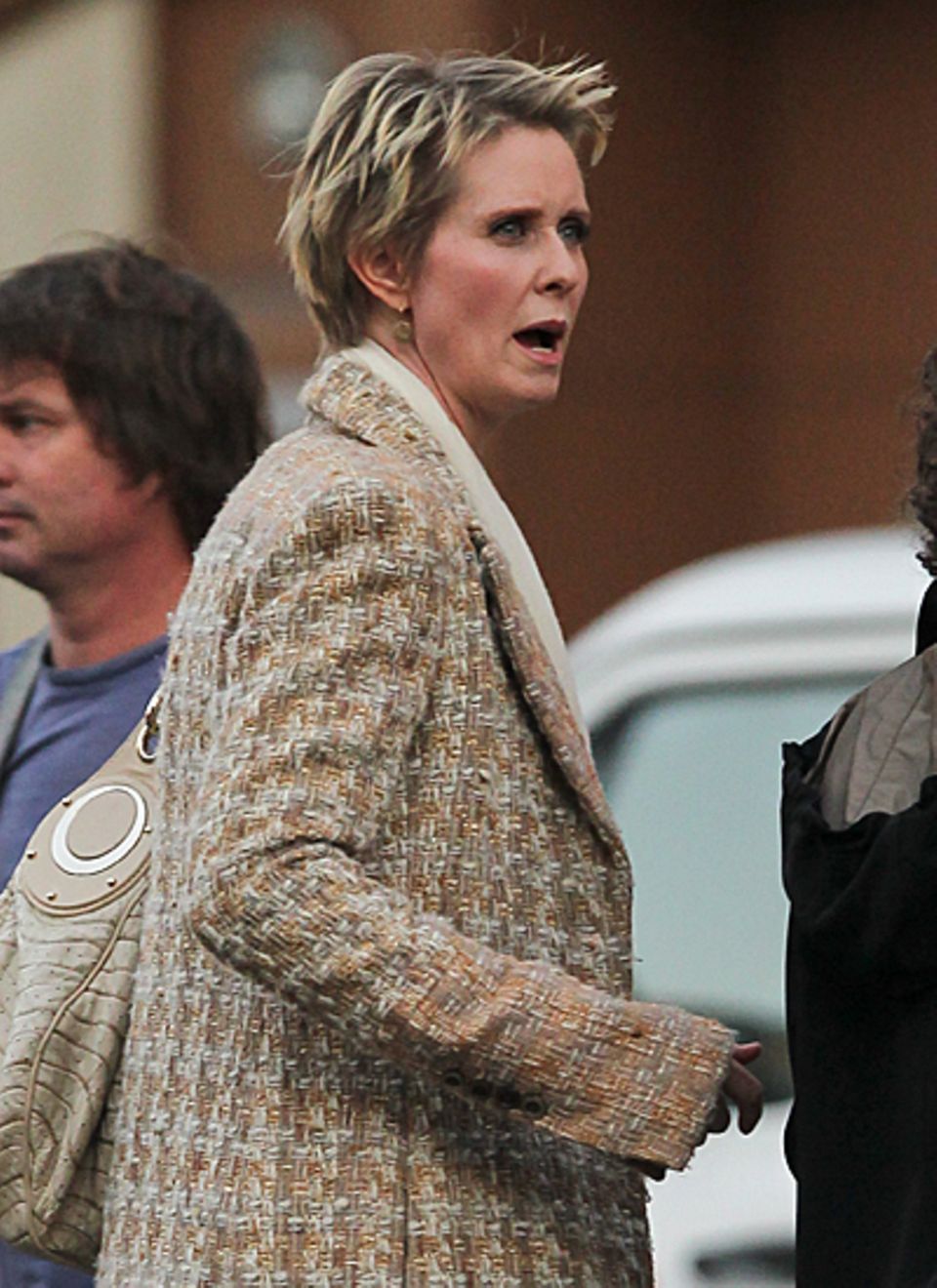 22. Oktober 2012: Cynthia Nixon versucht in New York ein Taxi zu bekommen. 22. Oktober 2012: Cynthia Nixon versucht in New York ein Taxi zu bekommen.