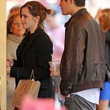 21. Oktober 2012: Emma Watson und Will Adamowicz besuchen das "Walter Kerr Theatre" in New York.