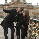 12. November 2012: Nachdem Kourtney Kardashian und Scott Disick ein Liebesschloss an einer Brücke in Paris angebracht haben, ver