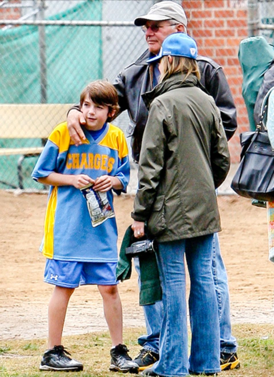 17. November 2012: Harrison Ford und Calista Flockhart unterstützen ihren Sohn Liam bei seinem Fußballspiel in Brentwood.