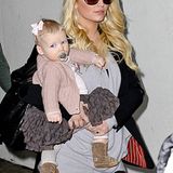 29. November 2012: Jessica Simpson kommt mit Töchterchen Maxwell am Flughafen von Los Angeles an. Die Sängerin soll wieder schwa