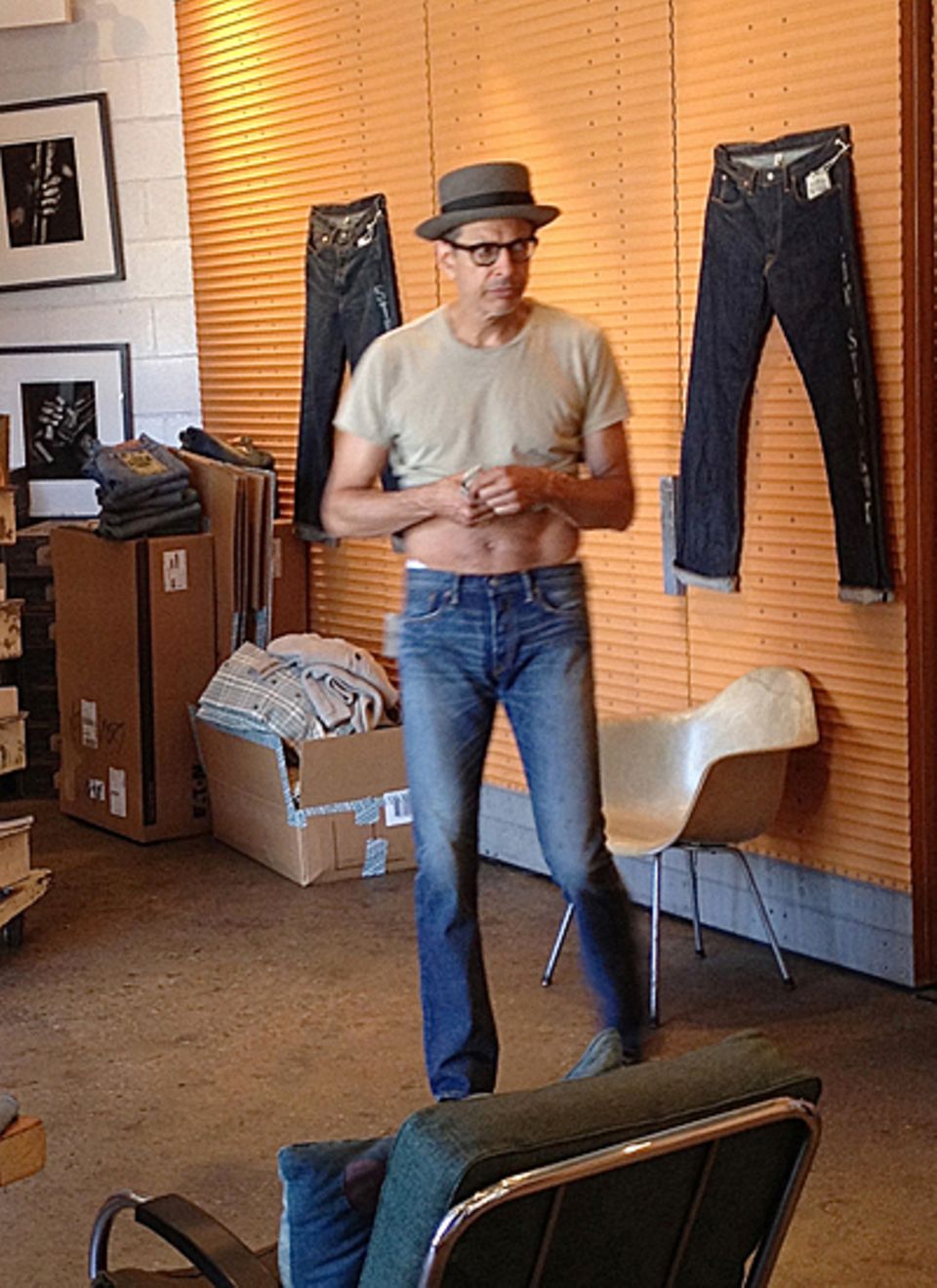 9. Juli 2012: Jeff Goldblum macht in Los Angeles die Klamottenläden unsicher, um sich eine neue Jeans zu kaufen. 9. Juli 2012: Jeff Goldblum macht in Los Angeles die Klamottenläden unsicher, um sich eine neue Jeans zu kaufen.
