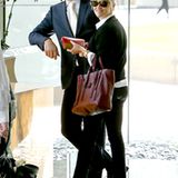 14. November 2012: Reese Witherspoon hat sich mit ihrem Mann Jim Toth zum Mittagessen verabredet und holt ihn von der Arbeit ab.