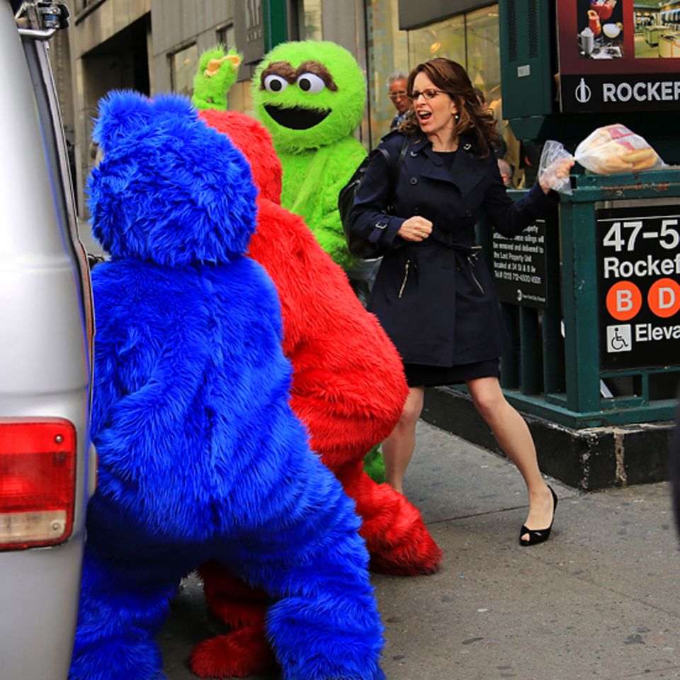9. April 2012: Tina Fey legt sich für "30 Rock" mit den Muppets an. 9. April 2012: Tina Fey legt sich für "30 Rock" mit den Muppets an.