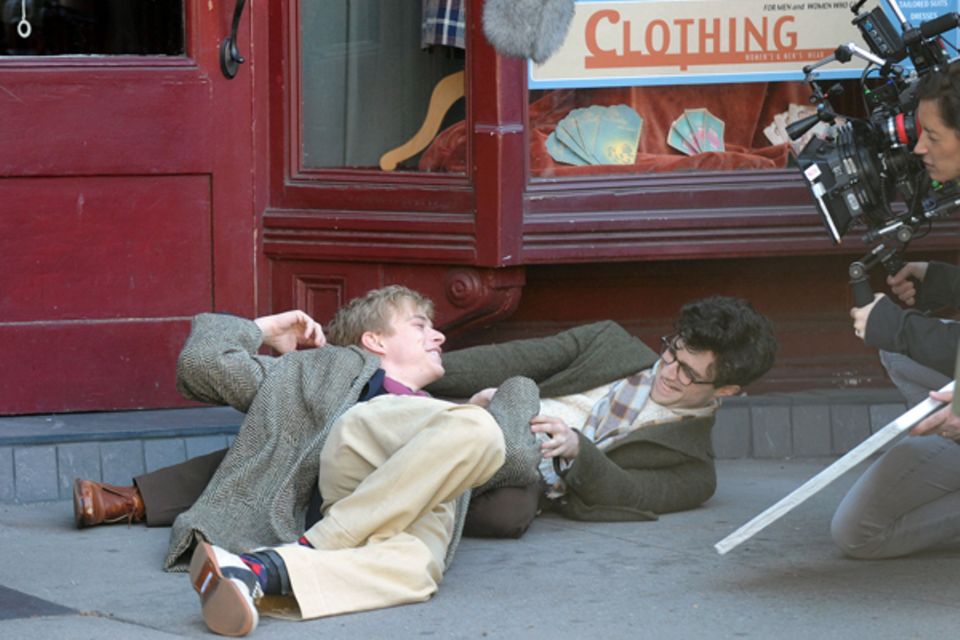 19. März 2012: Daniel Radcliffe legt sich am Set von "Kill Your Darlings" in Brooklyn ordentlich ins Zeug. 19. März 2012: Daniel Radcliffe legt sich am Set von "Kill Your Darlings" in Brooklyn ordentlich ins Zeug.