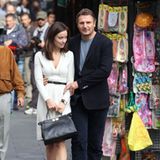 17. Oktober 2012: Olivia Wilde und Liam Neeson schlendern für den Film "The Third Person" Arm in Arm durch Rom.