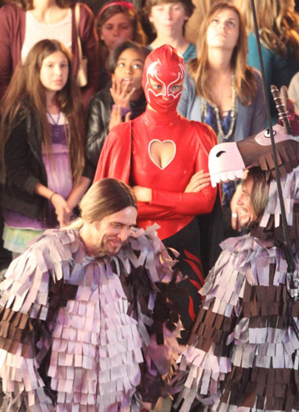 26. Januar 2012: Zusammen mit Jim Carey steht Olivia Wilde in rotem Lederanzug für "The Incredible Burt Wonderstone" in Los Ange 26. Januar 2012: Zusammen mit Jim Carey steht Olivia Wilde in rotem Lederanzug für "The Incredible Burt Wonderstone" in Los Ange