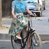 1. Oktober 2012: Beim Dreh ihres neuen Musikvideos muss Taylor Swift in Paris Rad fahren.