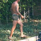 2. Oktober 2012: Da staunen die Passanten sicher nicht schlecht: David Beckham läuft für einen Werbespot nur mit Unterhosen bekl