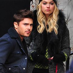 20. Dezember 2012: Zac Efron und Imogen Poots stehen gemeinsam für den Film "Are We Officially Dating" in New York vor der Kamer