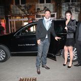 Aus dem warmen VW rein ins warme Ufer8, wo die "Fashion meets Love"-Party steigt: Marco Schreyl und Anna-Katharina Samsel mit ei