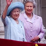 4. August 2000: Queen Mum, Queen Elizabeths Mutter, feiert ihren 100. Geburtstag.