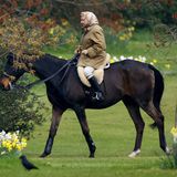2. April 2002: Die Queen ist passionierte Reiterin und Pferdezüchterin. Im Schlosspark von Windsor wird sie bis heute immer wieder bei Ausritten gesehen.