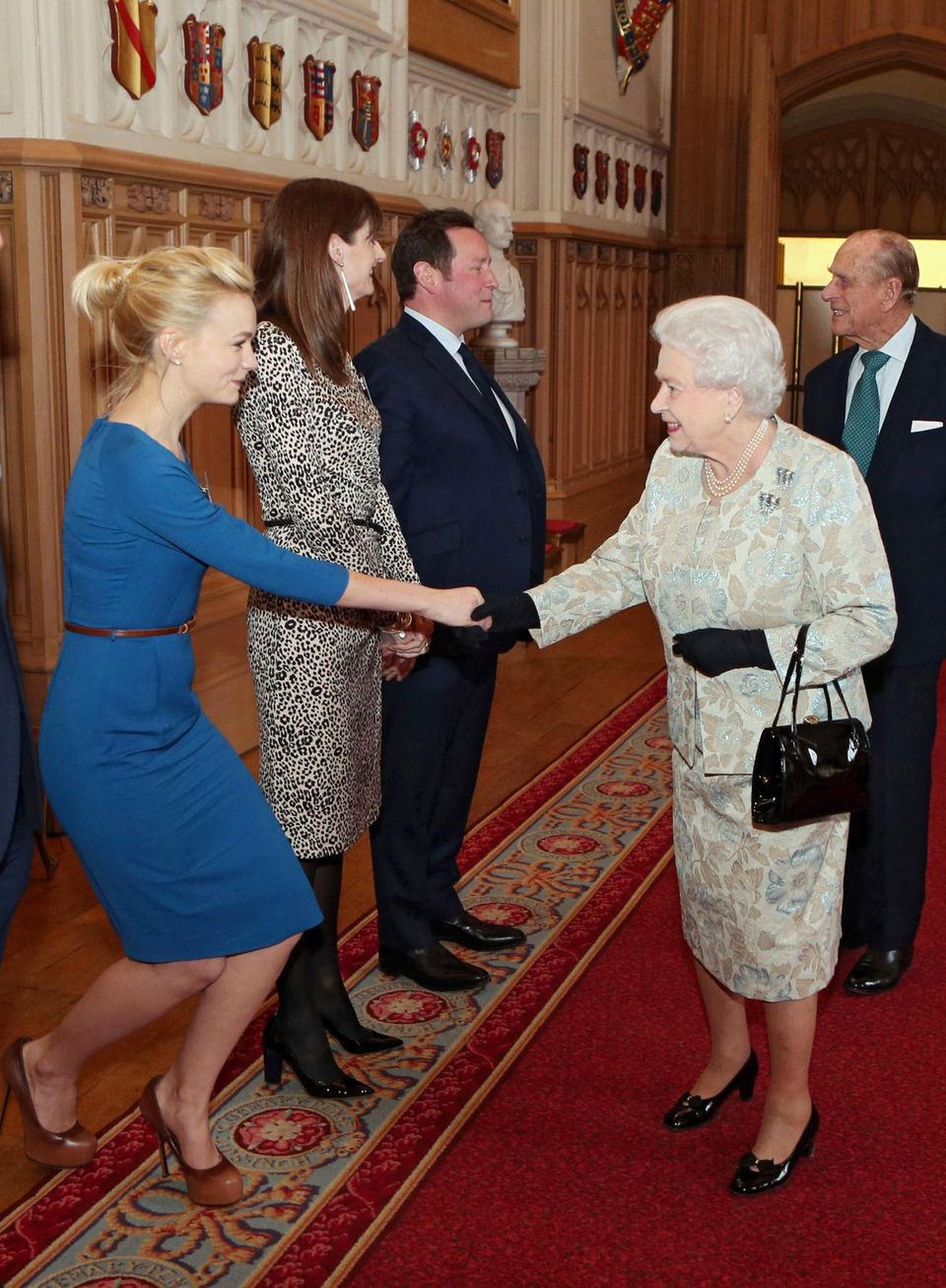 2013: Auch Carey Mulligan trifft in Windsor die Queen. 2013: Auch Carey Mulligan trifft in Windsor die Queen.
