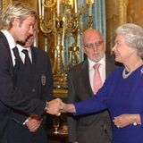 2002: Königin Elisabeth II. und David Beckham