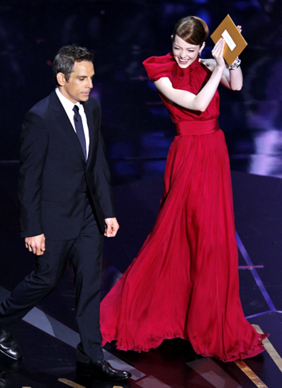 Ben Stiller und eine sehr gut gelaunte Emma Stone vergeben den Oscar in der Kategorie "Beste visuelle Effekte".