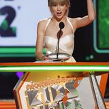 Taylor Swift wird für ihre Charity-Arbeit von der First Lady geehrt.