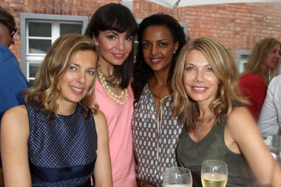 Schöne Frauenrunde: Astrid Saß (Gala), Nadine Warmuth, Dennenesch Zoudé und Ursula Karven