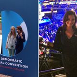 Auch "Die Nanny" Fran Drescher ist bei den Demokraten zu Gast und lässt sich sogar mit Fans fotografieren.