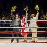 Die Musicaldarsteller Drew Sarich ("Rocky Balboa", links), Wietske van Tongeren ("Adrien", Mitte) und Terence Archie ("Apollo Cr