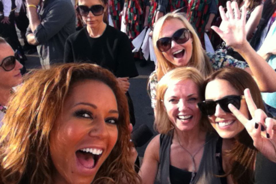 Noch ein Gruß von den Olympischen Spielen: Mel B twittert dieses Foto der "Spice Girls", das sie bei den Proben für die Abschlus