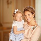 27. Mai 2016:   Ein aufregender Tag liegt hinter Prinzessin Madeleine, Leonore und der gesamten schwedischen Königsfamilie, nämlich die Taufe von Madeleines Neffen Prinz Oscar. Schöne neue Bilder sind dabei entstanden, die Madeleine auf ihrer Facebook-Seite mit uns teilt.
